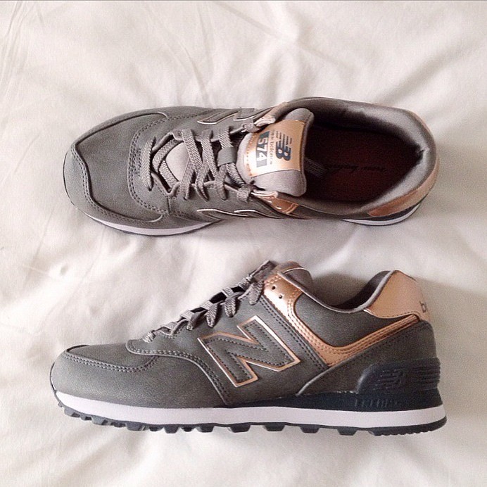 new balance bleu marine et gold