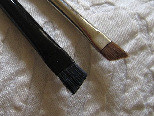 pinceau sourcils bobbi brown 1