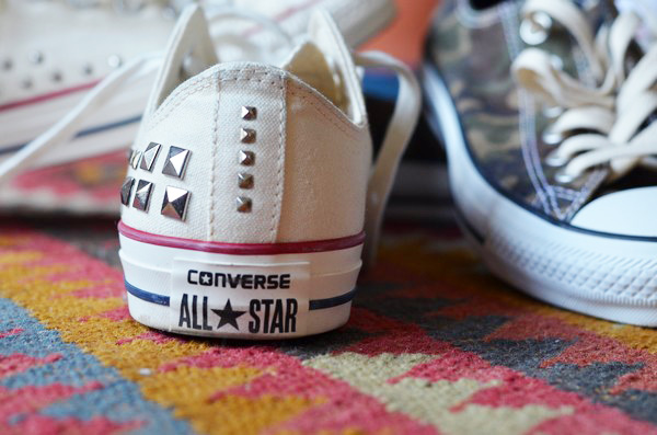 converse blanche clouté